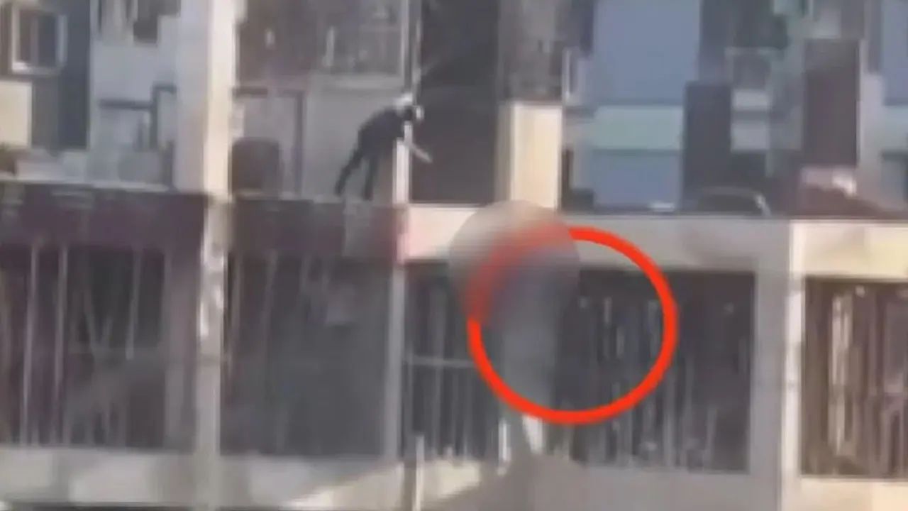 ভবনের কার্নিশে ঝুলে থাকা তরুণকে গুলির ঘটনার তদন্ত প্রতিবেদন জমা
